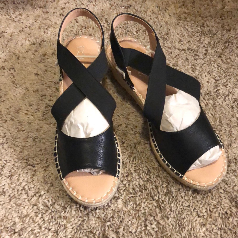 Kimmie sandals - boutique by corky brand new in black